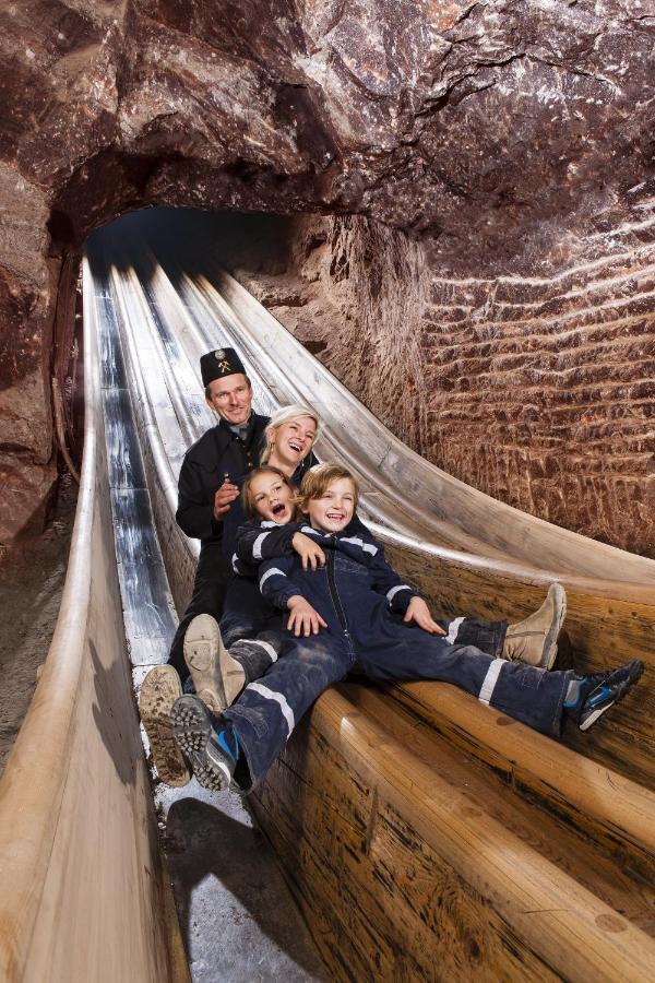 Home-Hotel Salzberg Берхтесгаден Екстер'єр фото Crown Prince Haakon, Crown Princess Mette-Marit, and their two children on a slide at the Salt Mine in 2009.